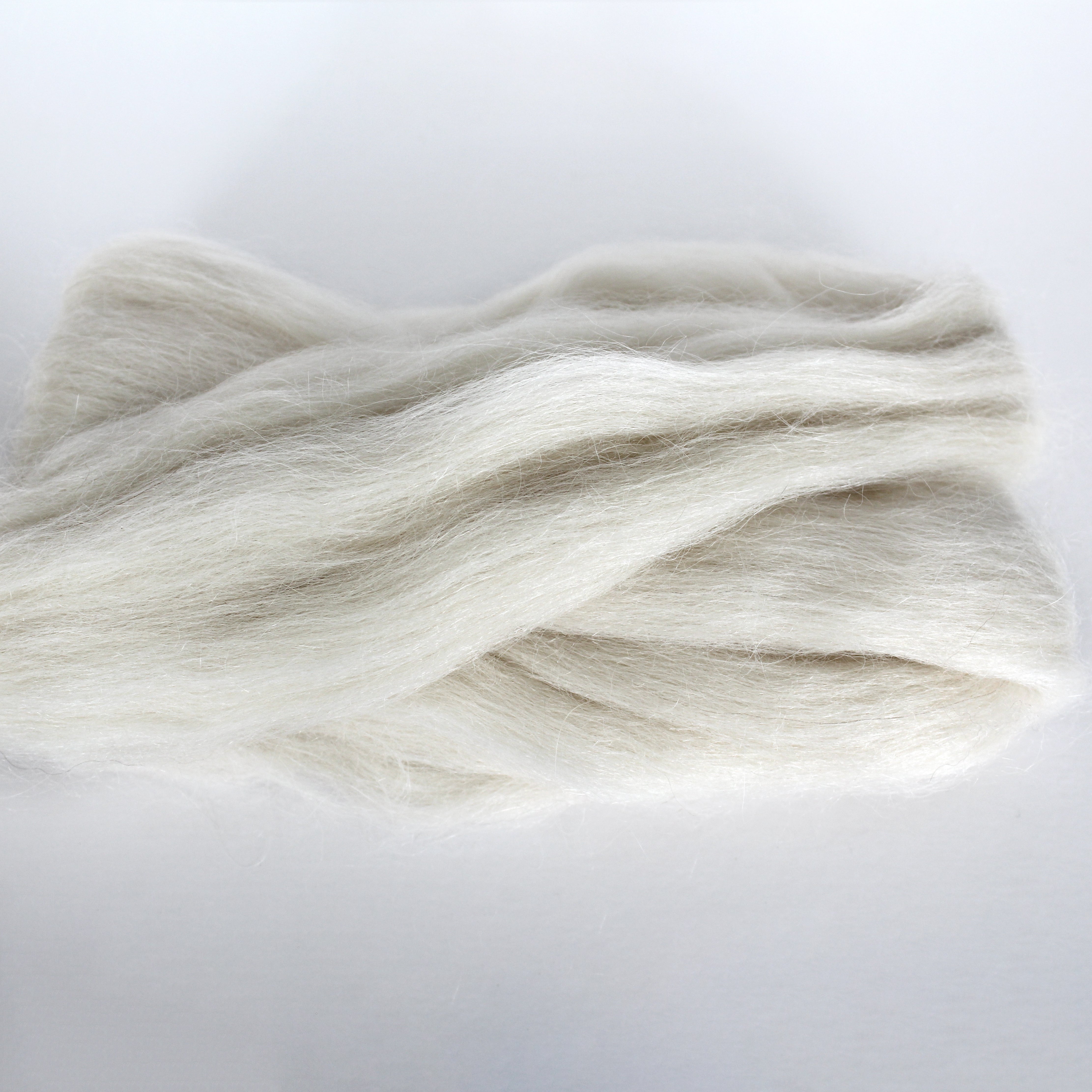 #120 PURE ALPACA WHITE ROVING