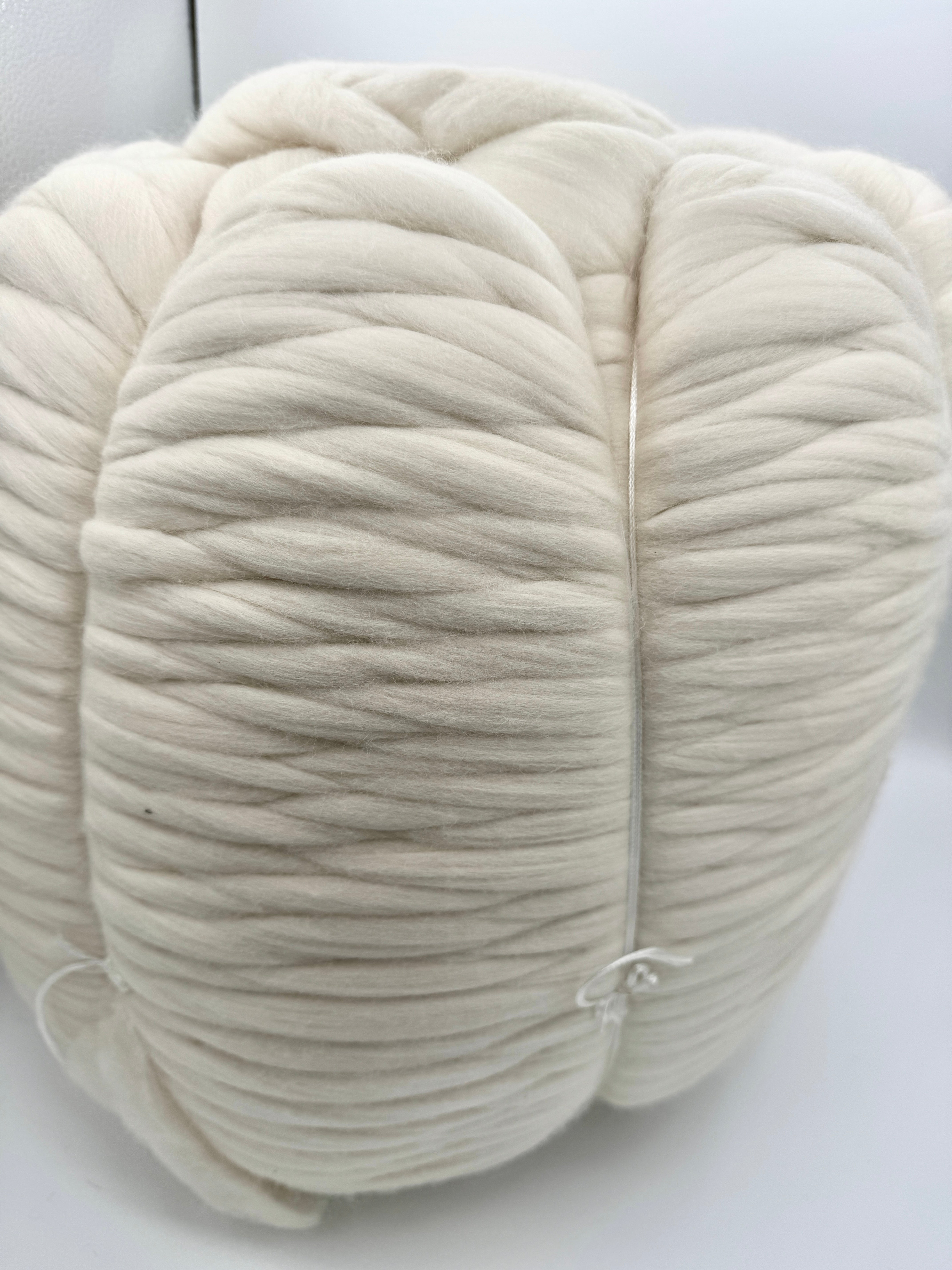 SUPERFINE White Merino Wool Roving – Undyed – Wholesale / Bulk Fiber Supply