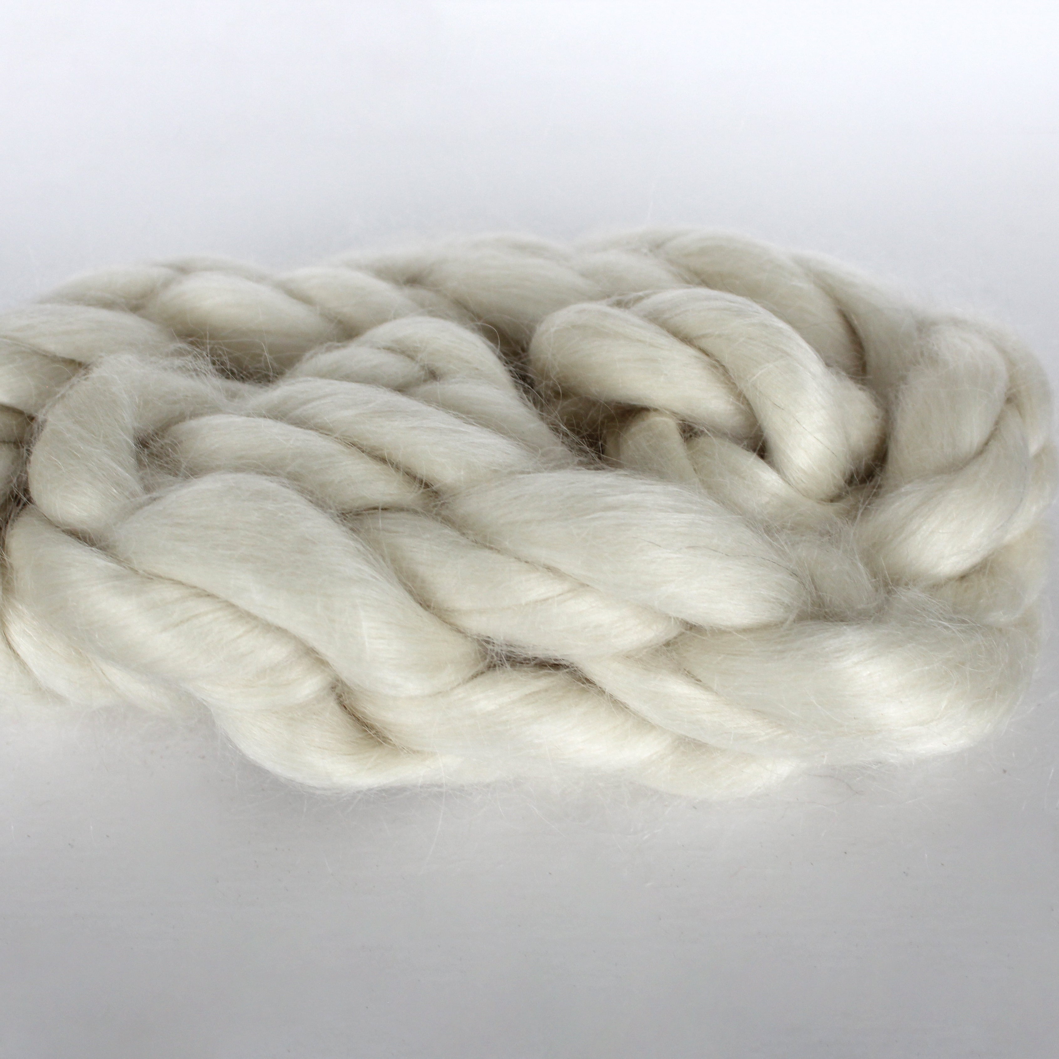 #118 PURE MOHAIR WHITE ROVING