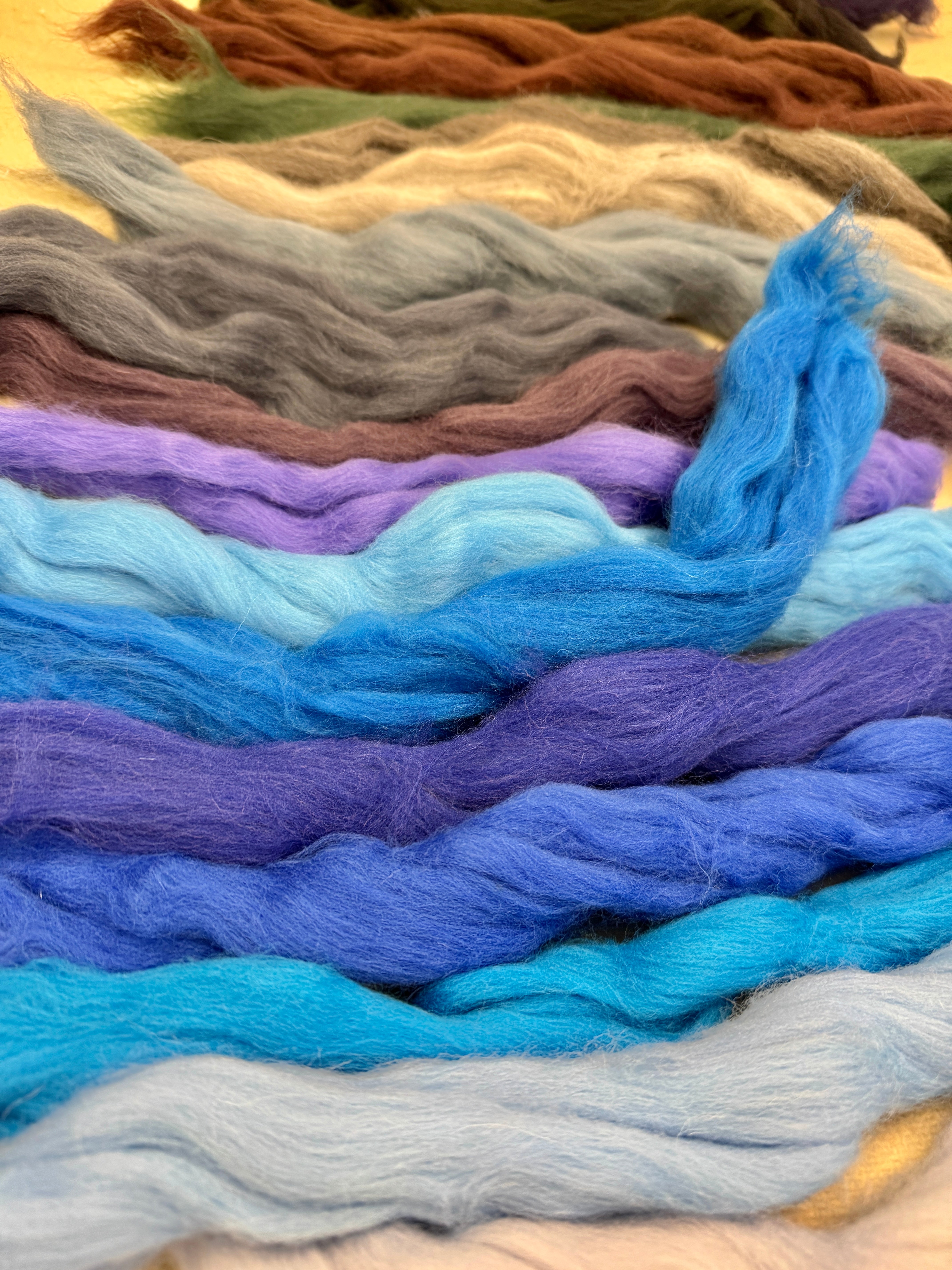 100 COLORS MERINO WOOL NEEDLE FELTING/HANDSPUN